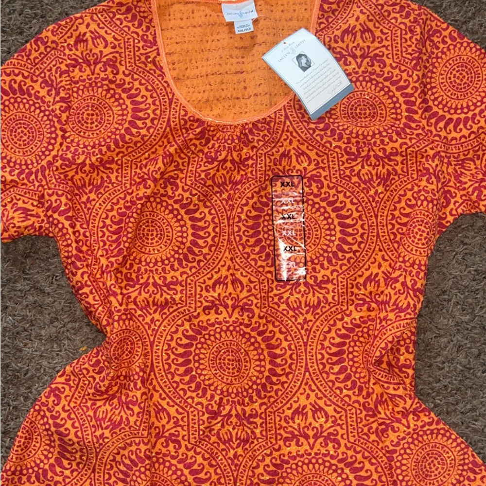 Jaclyn Smith Orange and Pink Medallion Short Sleeve Tee